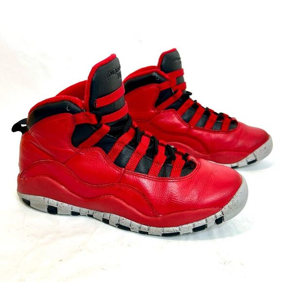 Jordan 10 Retro Bulls Over Broadway Grade School size 5Y - Picture 1 of 11